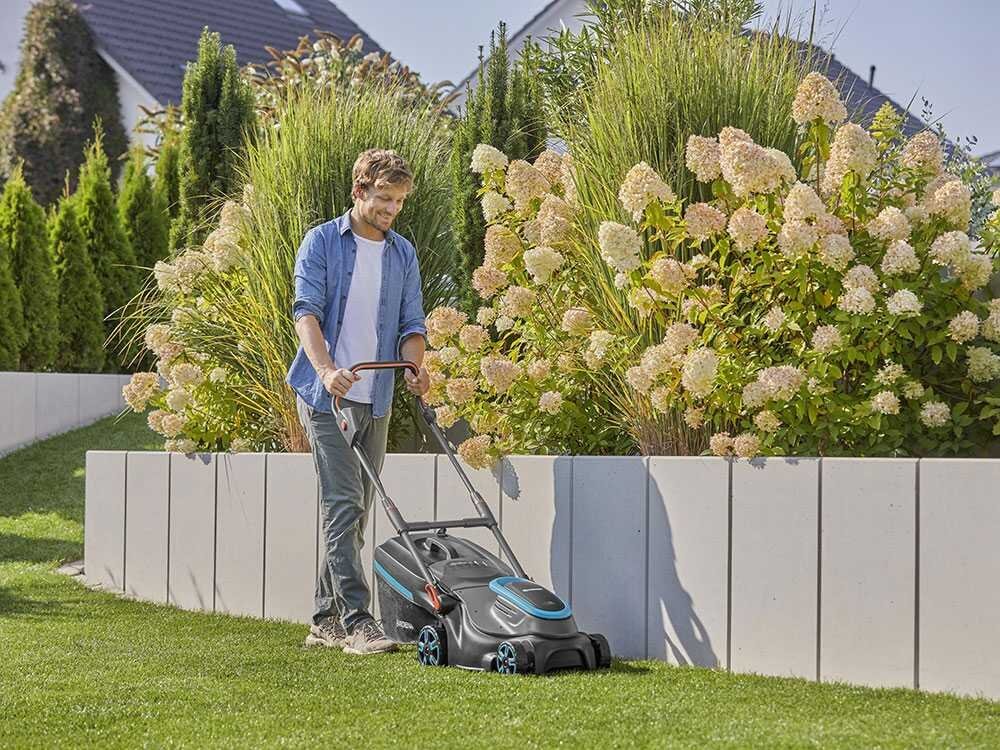 Gardena PowerMax 37/36V P4A - Cortacésped de batería - 36V/4 Ah - Corte 37 cm - Imagen 4