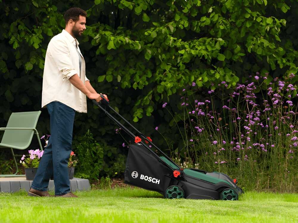 Bosch Rotak18V2-38 - Cortacésped de batería - 2x18V/4Ah - Ancho de corte 38 cm - Imagen 2