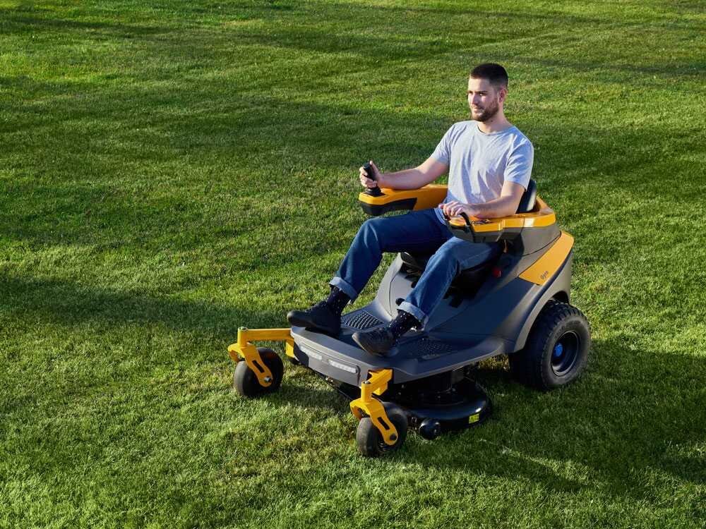 Stiga Gyro 700e - Tractor cortacésped axial de batería - Motor eléctrico de batería 48V - 64Ah - Imagen 3
