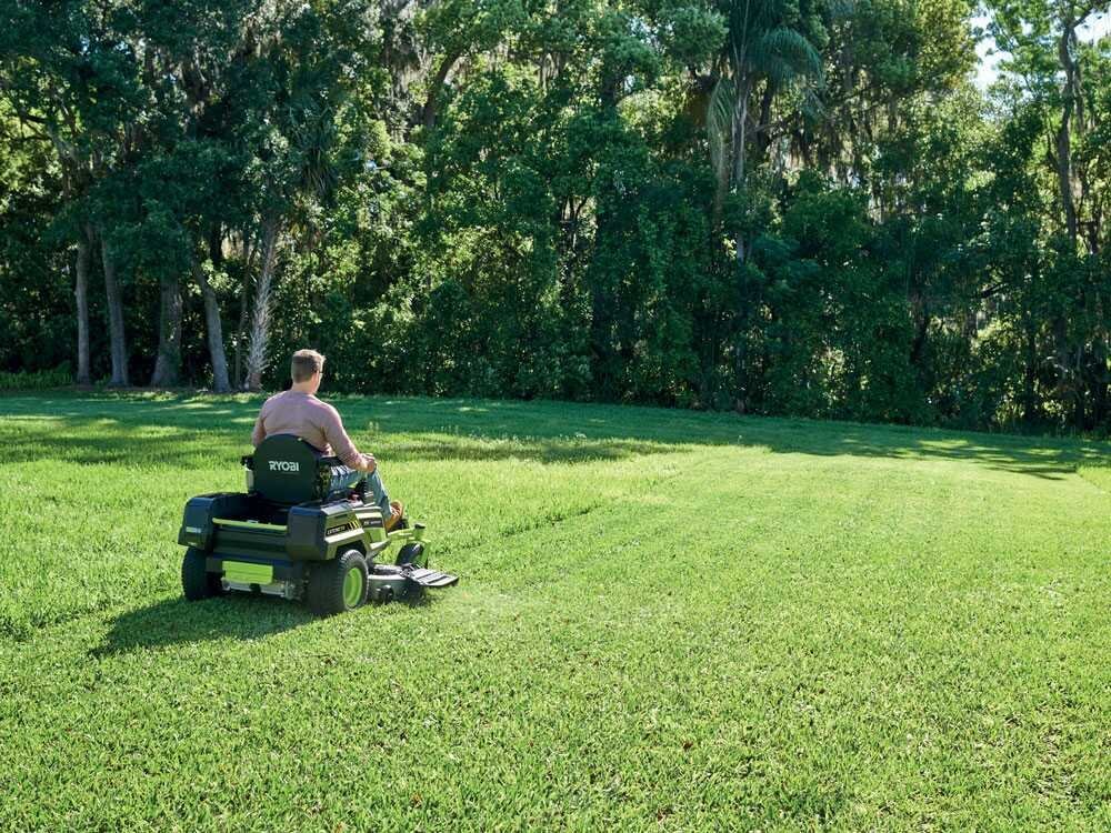 Ryobi ZTRX137 - Tractor cortacésped a batería de radio cero - 72V/30Ah - corte de 137cm - 2en1 - Imagen 4