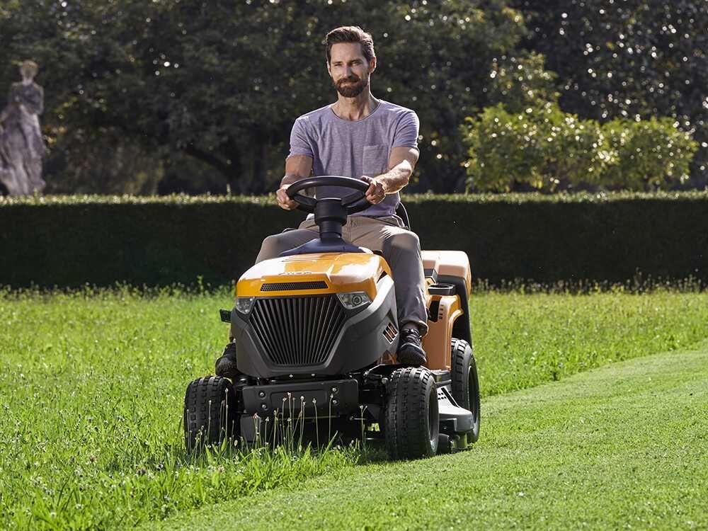 Stiga Estate 598 W Special - Tractor cortacésped - Motor Honda GCV 530 - Imagen 2